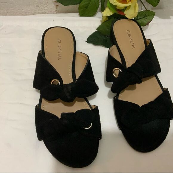 Gunmetal Slip On Flat Sandals Black Suede Bonya Bow Details Size 7.5 - Picture 2 of 7